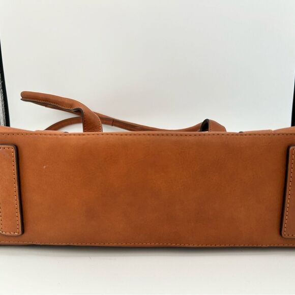 RADLEY LONDON Devonport Mews Genuine Leather Shoulder Bag in tan color - Picture 3 of 10